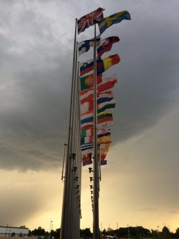 Donkere wolken boven het Europees Parlement. Foto: Anne-Marie Mineur